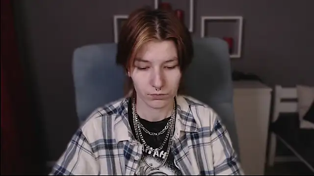 Snapshot of guitarandangell chatting on 01.12.26 guitarandangell online show from 01.12.26