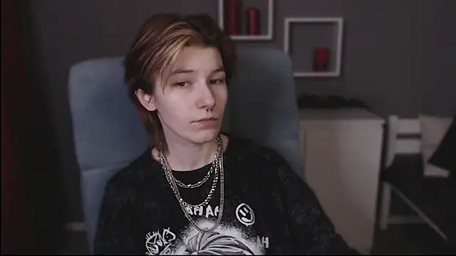 Snapshot of guitarandangell chatting on 01.13.26 guitarandangell online show from 01.13.26