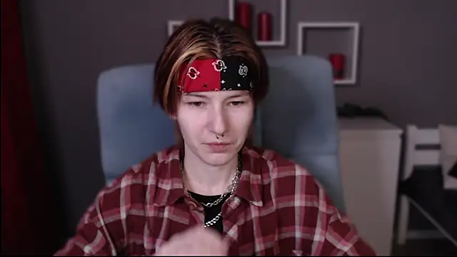 Snapshot of guitarandangell chatting on 01.15.26 guitarandangell online show from 01.15.26