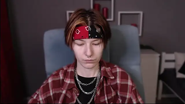 Snapshot of guitarandangell chatting on 01.16.26 guitarandangell online show from 01.16.26