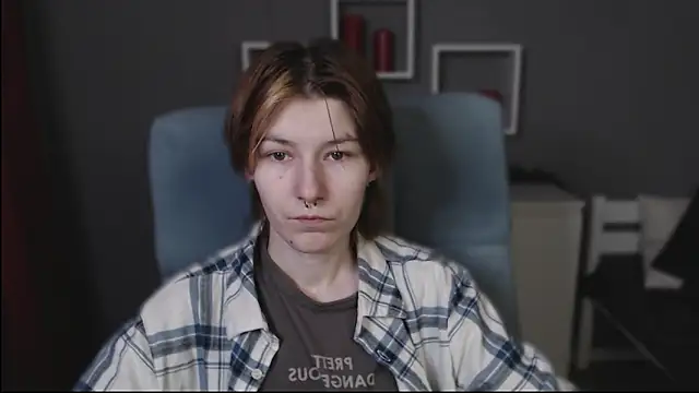 Snapshot of guitarandangell chatting on 02.04.26 guitarandangell online show from 02.04.26