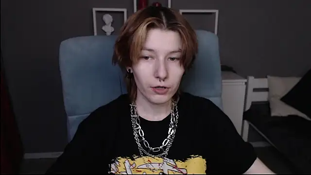 Snapshot of guitarandangell chatting on 02.12.26 guitarandangell online show from 02.12.26