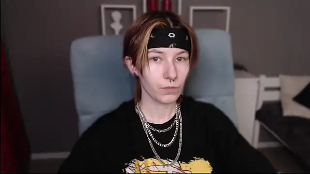 Snapshot of guitarandangell chatting on 02.17.26 guitarandangell online show from 02.17.26