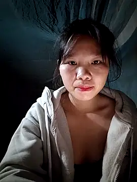 linh-miu99 online show from 12.14.25