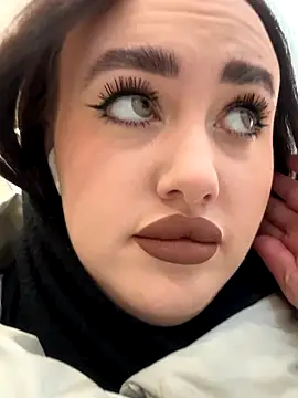 KiraSunshine online show from 11.10.25