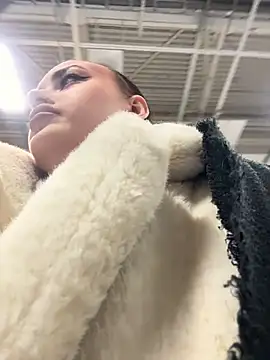 KiraSunshine online show from 11.27.25