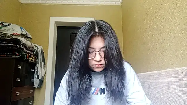 LinneaHyles online show from 11.07.25