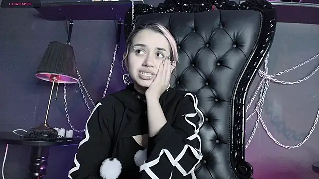 Navier   online show from 04.17.26