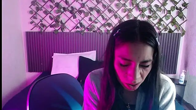 Lunaa 07 online show from 04.09.26