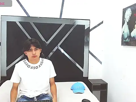 Tom 0001 online show from 11.06.25