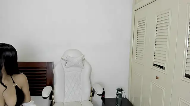 tifanymonroe online show from 12.21.25