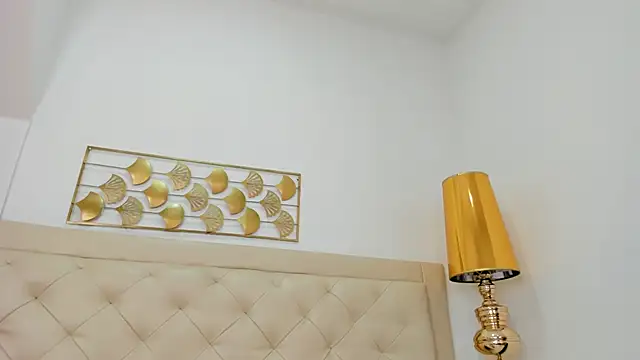 lucia lorenz online show from 02.03.26