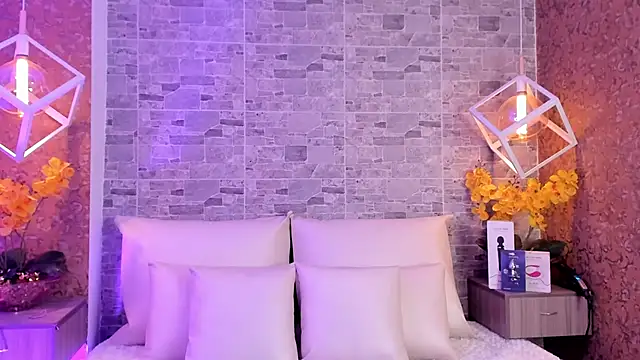 Catalina-Thompson online show from 11.11.25