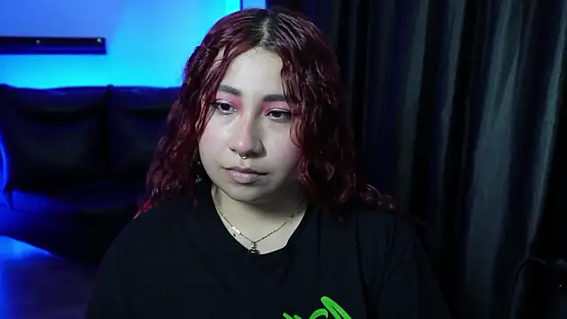 littlee red online show from 02.05.26