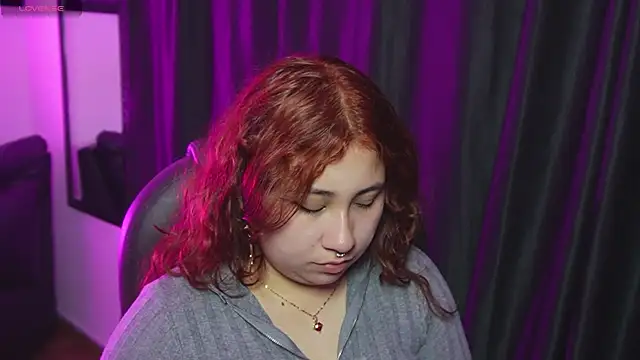 Snapshot of littlee_red chatting on 04.29.26 littlee red online show from 04.29.26