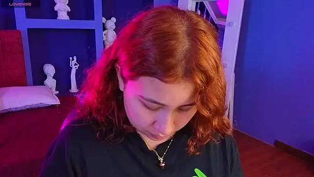 Snapshot of littlee_red chatting on 05.10.26 littlee red online show from 05.10.26