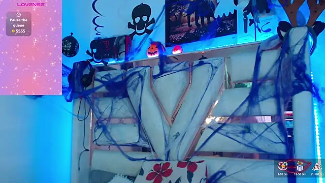 Hanna Plum online show from 10.25.25