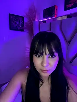 Hanna Plum online show from 11.14.25