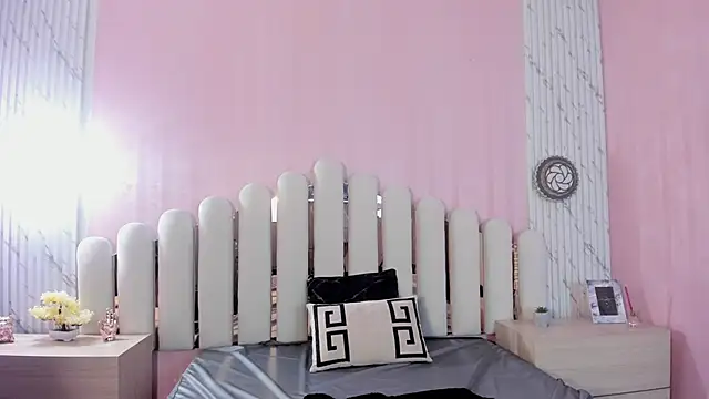 Isabella Marsh online show from 12.14.25