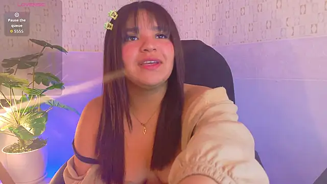 Snapshot of Miia_aurora chatting on 12.19.25 Miia aurora online show from 12.19.25