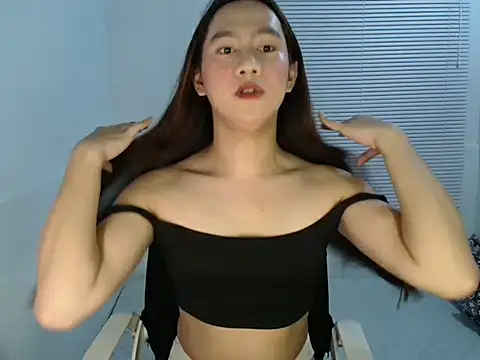 Snapshot of GeorgiaWelson chatting on 11.05.25 GeorgiaWelson online show from 11.05.25