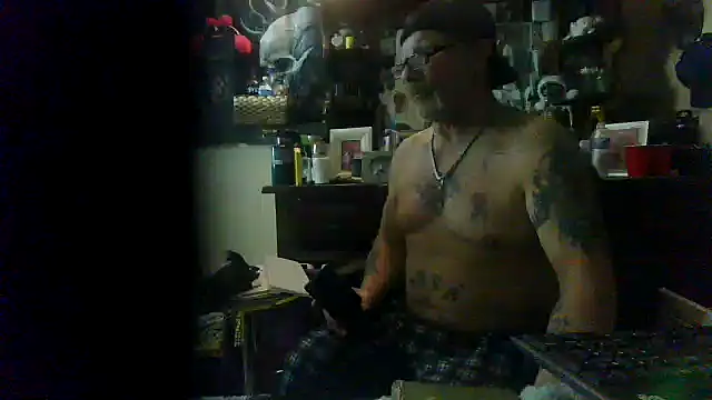 Snapshot of bigdaddyrooster chatting on 02.24.26 bigdaddyrooster online show from 02.24.26