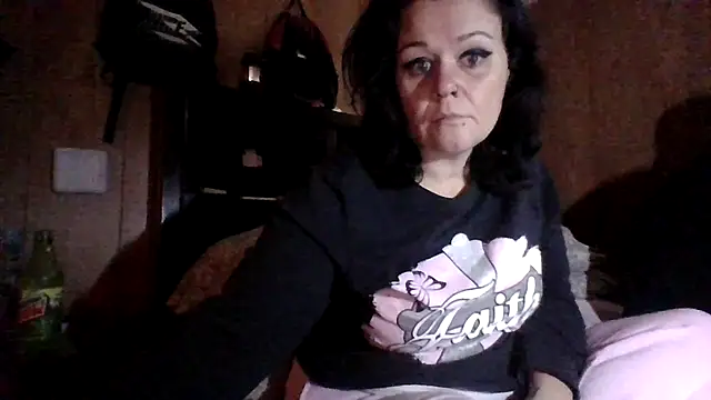 ravenlove1986 online show from 10.29.25