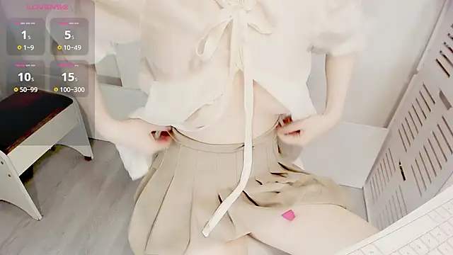 Snapshot of mimi_babyyy chatting on 06.24.26 mimi babyyy online show from 06.24.26