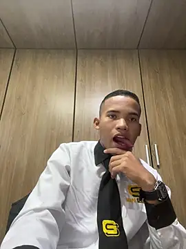 Snapshot of Danielalois chatting on 05.19.26 Danielalois online show from 05.19.26