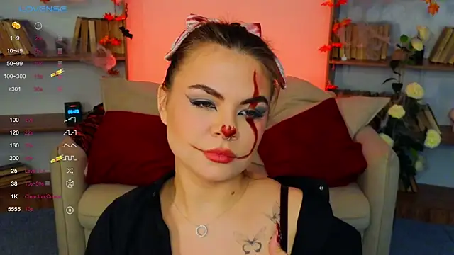 Snapshot of Miss_Delia chatting on 10.27.25 Miss Delia online show from 10.27.25