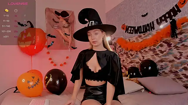 Snapshot of dasha_sento chatting on 10.23.25 dasha sento online show from 10.23.25