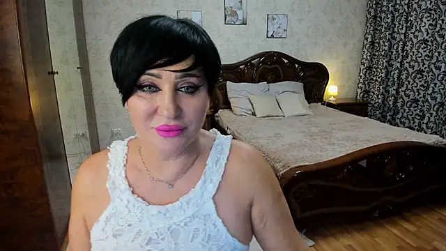 Snapshot of KiraTempt chatting on 01.13.26 KiraTempt online show from 01.13.26