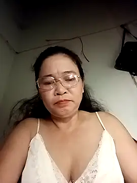 Snapshot of Singin2k chatting on 10.20.25 Singin2k online show from 10.20.25