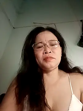 Snapshot of Singin2k chatting on 10.21.25 Singin2k online show from 10.21.25