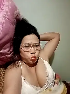 Snapshot of Singin2k chatting on 10.22.25 Singin2k online show from 10.22.25