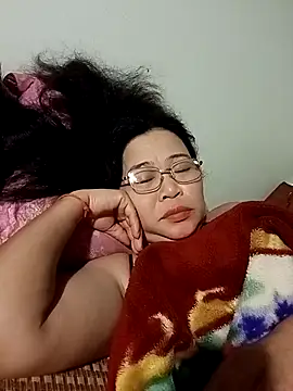 Snapshot of Singin2k chatting on 10.24.25 Singin2k online show from 10.24.25