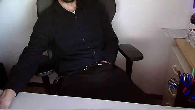 Snapshot of topg84 chatting on 05.19.26 topg84 online show from 05.19.26