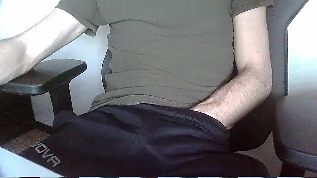 Snapshot of topg84 chatting on 05.30.26 topg84 online show from 05.30.26