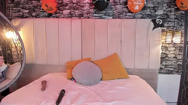 sexydanist online show from 10.22.25