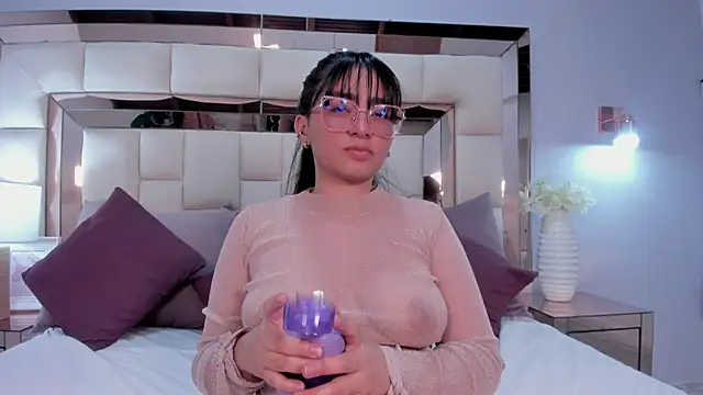 afroditablake online show from 10.29.25