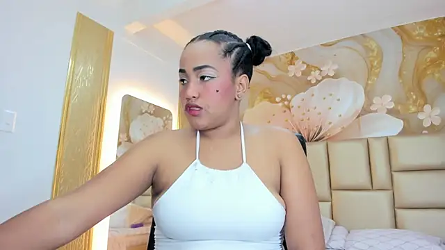 NahomiWalker  online show from 12.21.25