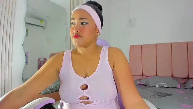 NahomiWalker  online show from 01.16.26