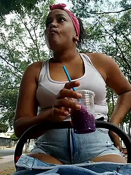 NahomiWalker  online show from 03.22.26