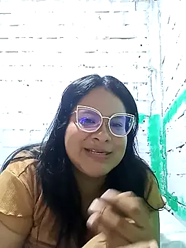 Snapshot of celeste122595 chatting on 05.14.26 celeste122595 online show from 05.14.26