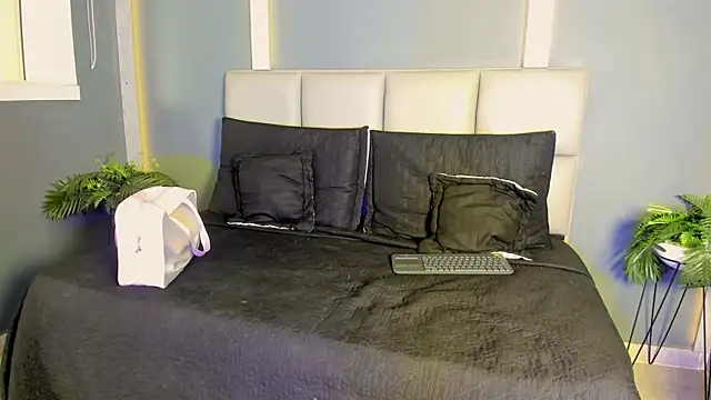 ArohomLester online show from 02.17.26