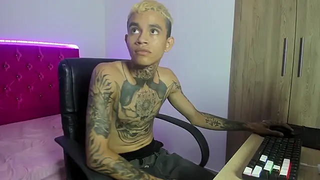 Snapshot of merogato chatting on 10.19.25 merogato online show from 10.19.25