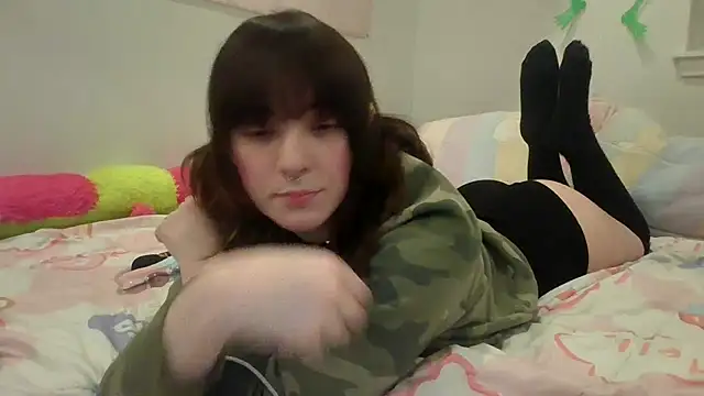 Trickylucy555 online show from 12.21.25