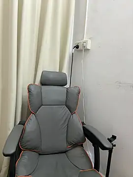 Snapshot of aaaaawhate chatting on 02.25.26 aaaaawhate online show from 02.25.26