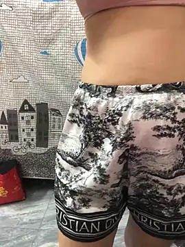 HinayLa online show from 12.17.25