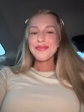 Snapshot of kira_mia chatting on 03.02.26 kira mia online show from 03.02.26